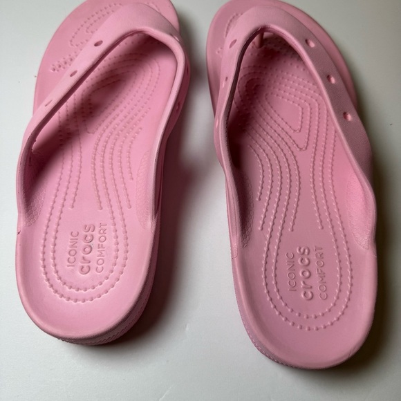 Crocs Classic Platform Flip Flops - Picture 6 of 10